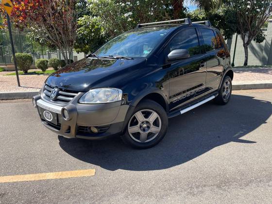 VOLKSWAGEN CROSSFOX 1.6 MI FLEX 8V 4P MANUAL